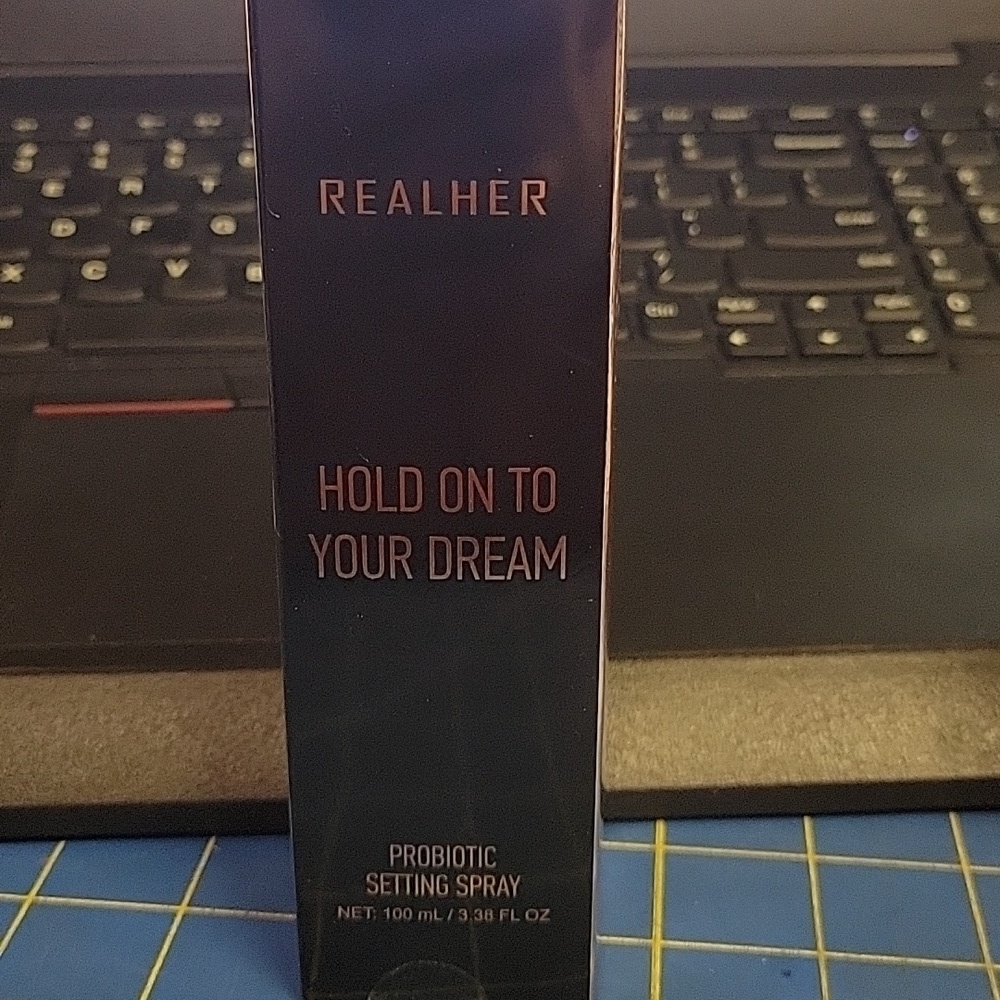 RealHer Hold On To Your Dream Probiotic Setting Spray 100ml New